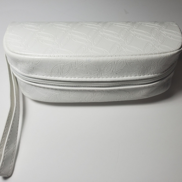 Oakley Sunglasses Polarized Remedy Silver with Tinted Lenses with Case. - Picture 9 of 10